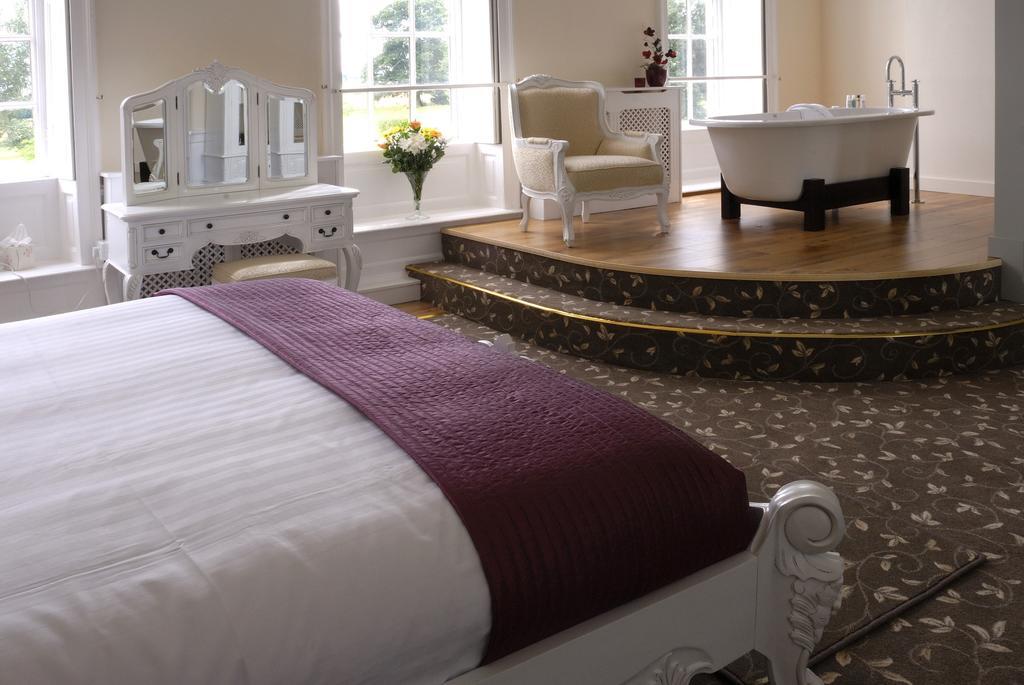 Haughton Hall Hotel & Leisure Club Telford Exterior foto
