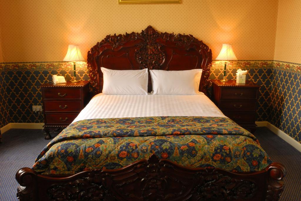 Haughton Hall Hotel & Leisure Club Telford Habitación foto