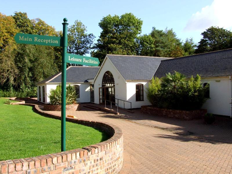 Haughton Hall Hotel & Leisure Club Telford Exterior foto
